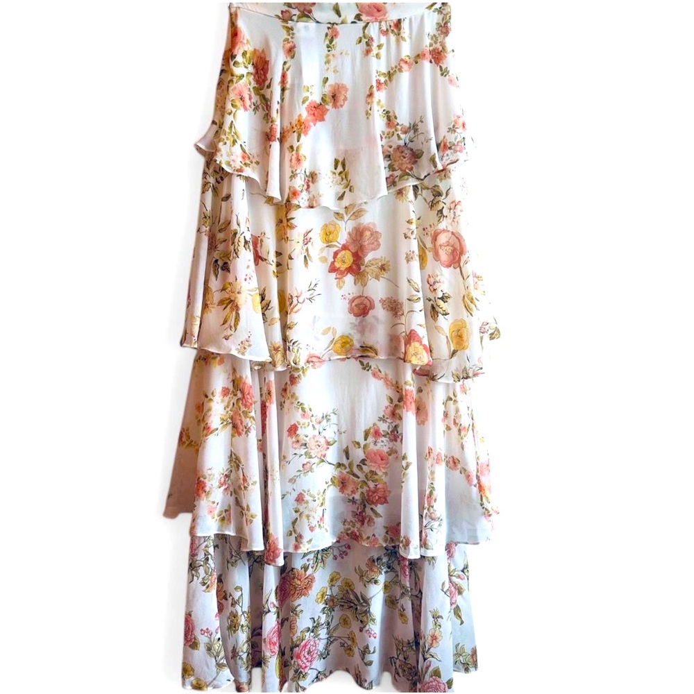🩷 On-Trend FW2026🩷
Zara— Flowy 4-tier, Sheer, floral, hidden side zip, NWT